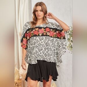 NWT Savanna Jane Black and White Floral Blouse